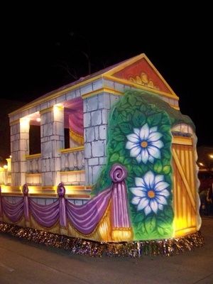 How+to+Make+Paper+Flowers+for+Parade+Floats+ Castle Parade Float, Mardi Gras Wagon Float Ideas For Kids, Shoebox Mardi Gras Float, Wagon Mardi Gras Float For Kids, Hospital Flowers, Wagon Floats, Parade Float Theme, Mardi Gras Float Houses, Parade Float Decorations