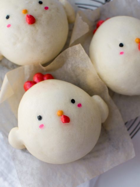 Character Steamed Buns, Animal Bao Buns, Character Bao Buns, Iced Buns Recipe, Steamed Buns Cute, Cute Bread Buns, Chicken Bao Buns Recipe, Cute Bao Buns, Cute Steamed Buns