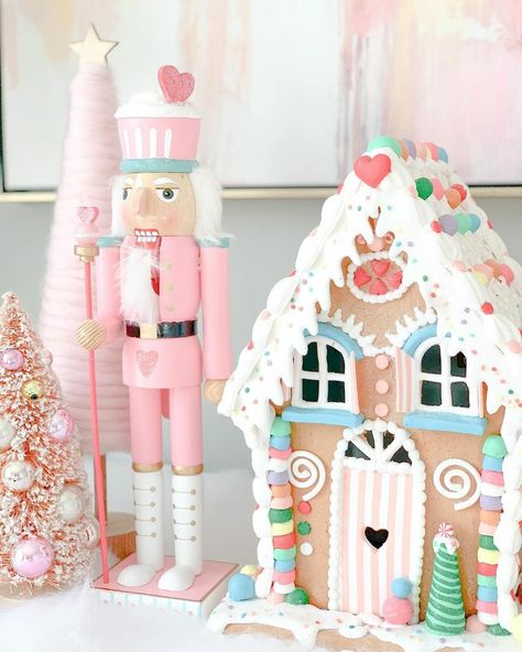 Pastel Christmas Decor, Nutcracker Christmas Decorations, Fake Bakes, Gingerbread Crafts, Gingerbread Christmas Decor, Classroom Christmas, Candyland Christmas, Pink Xmas, Kawaii Christmas