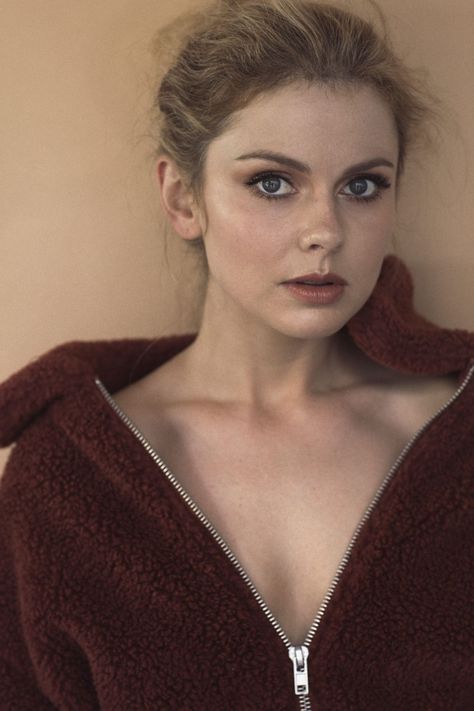 Susie Salmon, Rose Mciver, The Lovely Bones, Zombie Girl, Child Actresses, Cillian Murphy, Marilyn Monroe, Eye Color, Professional Photographer