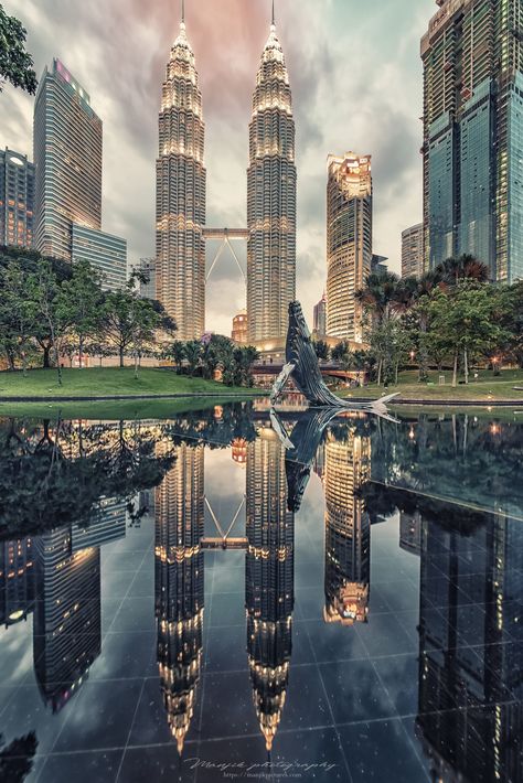 KLCC_reflection Kuala Lampur, Kuala Lumpur Travel, Malaysia Truly Asia, Kuala Lumpur City, Breathtaking Photography, Tall Buildings, Malaysia Travel, Kuala Lumpur Malaysia, Southeast Asia Travel