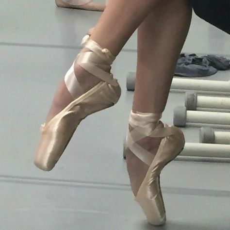 Ballet Beauty, Dance Dreams, Ballet Inspiration, Dr Shoes, Dancing Aesthetic, All I Ever Wanted, Ballet Girls, Pointe Shoes, Swan Lake