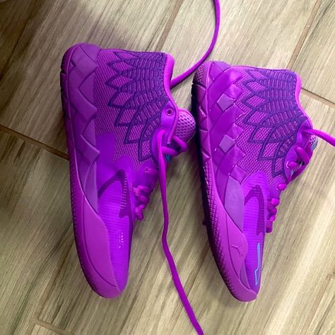 Mb.0.1 LaMelo Ball basketball shoes. Color way:queen city. Limited. Basketball Shoes Lamelo Ball, Melo Basketball Shoes, Lamelo Ball Basketball Shoes, Different Color Basketball Shoes, Lamelo Basketball Shoes, Basketball Girl Shoes, Basketball Shoes Lamelo, Good Basketball Shoes, Neon Basketball Shoes