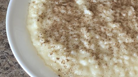 Instant Pot Arroz Doce (Portuguese Sweet Rice) Recipe by Tasty Cinnamon Rice Pudding, Amazing Deserts, Cinnamon Rice, Gluten Free Crock Pot Recipes, Honduran Recipes, Rice Pudding Recipes, Creamy Rice Pudding, Breakfast Crockpot Recipes, Rice Pudding Recipe