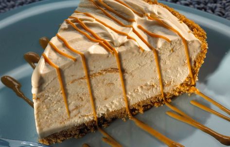 Hershey's Recipes, Peanut Butter Ice Cream Pie, Reese's Recipes, Fudge Topping, Peanut Butter Cream Pie, Hot Fudge Topping, Ice Cream Pie Recipe, Baked Pie, Making Peanut Butter