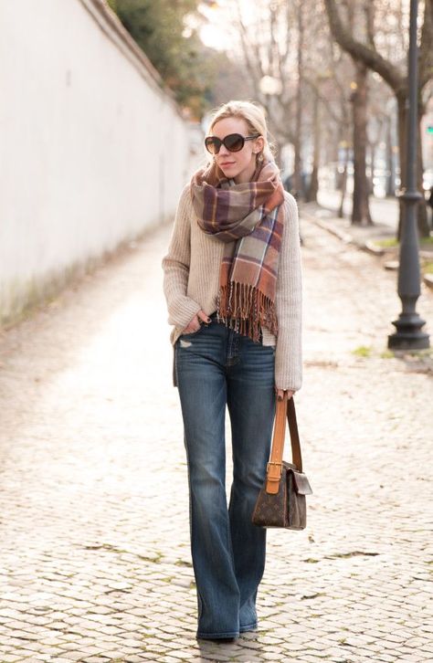 Weekend Flares: oversized sweater, tan plaid blanket scarf. 7 for all mankind vintage flare jeans, vintage Louis Vuitton bag, flare jeans with oversized sweater outfit, how to wear chunky sweater with flare denim How To Style Wide Leg Jeans, Bootcut Jeans Outfit, Style Wide Leg Jeans, Flare Jeans Outfit, Oversized Sweater Outfit, Jeans Outfit Winter, Bootleg Jeans, Vintage Details, Winter Jeans