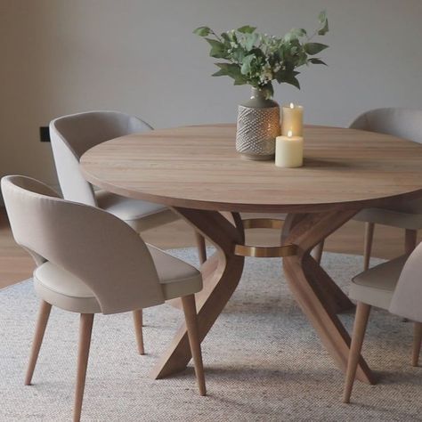 Cheap Couches, Extendable Round Dining Table, Round Extendable Table, Coastal Dining Table, Round Dining Table Decor, Round Dinning Table, Small Round Dining Table, Round Dinner Table, Round Extendable Dining Table