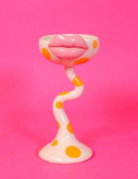 Squiggle Furniture, Pop Art Ceramics, Ceramic Lips, Modern Art Deco Design, Diy Vases, Ceramic Vessels, Plump Lips, Cerámica Ideas, Tanah Liat