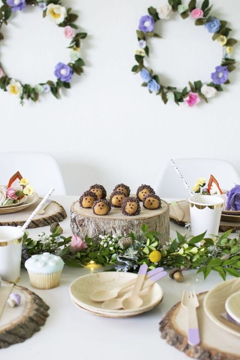 Make These Adorable Hedgehog Donut Holes Hedgehog First Birthday Party, Hedgehog Themed Birthday Party, Hedgehog Birthday Party, Hedgehog Party Ideas, Hedgehog Birthday Party Ideas, Macaron Birthday, Woodland Themed Party, Woodland Creatures Party, Mushroom Party