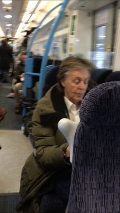 Sir Paul McCartney was spotted rushing onto a train yesterday just before it pulled out of Charing Cross railway station Paul Mccartney Quotes, Kim And Kourtney, Paul And Linda Mccartney, Linda Mccartney, Sir Paul, Charing Cross, Paul George, The Fab Four, Public Transportation