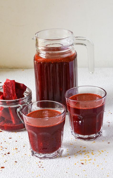 Carrot Drink, Kanji Recipe, Fermented Drinks, Red Carrot, Mustard Powder, How To Make Potatoes, Raw Carrots, Fermented Drink, Red Chili Powder