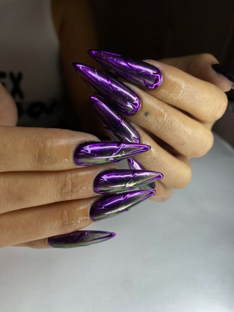 Chrome Stiletto Nails, Purple Chrome, Sharp Nails, Nails Purple, Stiletto Nails, Purple And Black, Nails, Purple, Gold