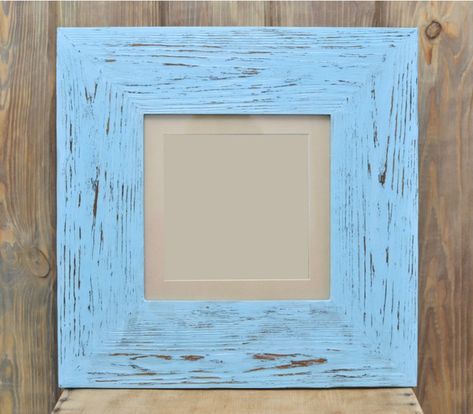 How To Paint A Picture Frame, Painting Photo Frames Ideas, Paint Picture Frames Diy, Painting Picture Frames Diy, Painting Picture Frames, Refurbished Items, Painted Photo Frames, Types Of Paint, Plastic Picture Frames