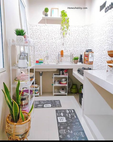 Kumpulan beberapa inspirasi desain dapur dan ruang makan, termasuk ide-ide kreatif untuk dekorasi ruang dapur Small Kitchen Minimalist Design, Dapur Aesthetic Simple, Small Condo Kitchen, Small Kitchen Design Apartment, Model Dapur, Tiny Kitchen Design, Kitchen Appliances Design, Simple Kitchen Design, Small Kitchen Decor