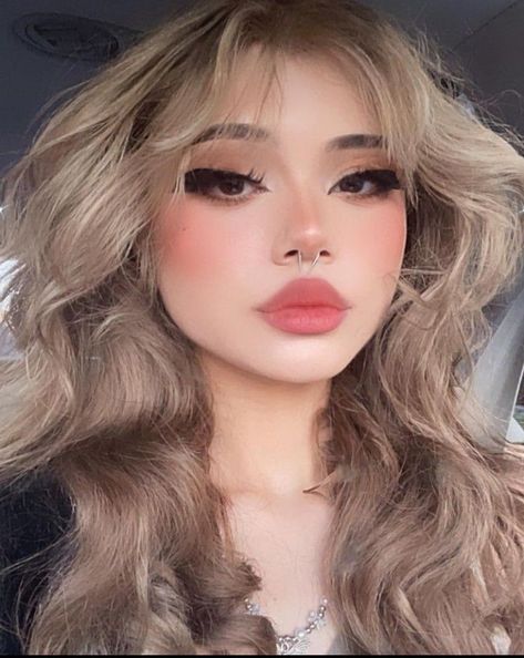 Makeup Looks Winter, Hair Color Inspiration, Edgy Hair Color, Pixie Makeup, Alt Makeup, Dyed Hair Inspiration, Makeup Idea, Cool Makeup Looks, Edgy Hair