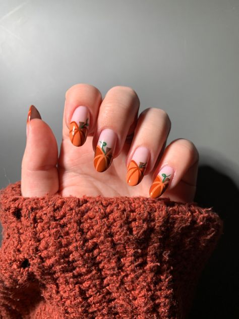 Cute pumpkin nail art for Halloween 🎃🎃🎃 #pumpkinnails #pumpkinspice #fall #fallnails #halloweennails #nailart #essie #holotaco #nailsnailsnails #nailitdaily #cutenails Nail Art Pumpkin, Nail Art For Halloween, Nails Pumpkin, Art For Halloween, Pumpkin Nail, Pumpkin Nail Art, Holo Taco, Pumpkin Nails, Glow Nails