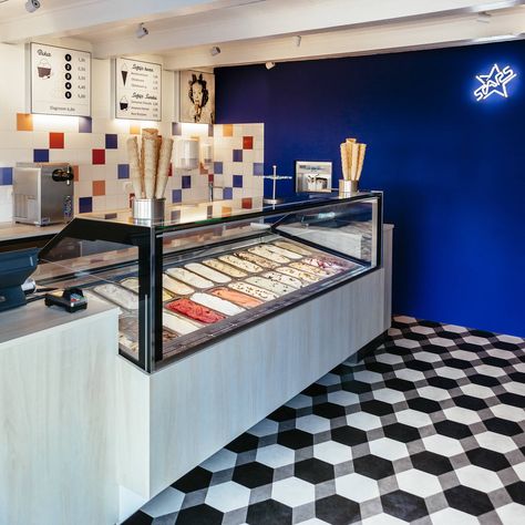 Ice Cream Shop Design, Cafe Ice Cream, Gelato Bar, Ice Cream Store, Ice Cream Parlour, Ice Cream Business, Jenner House, Ice Cream Stand, Gelato Shop