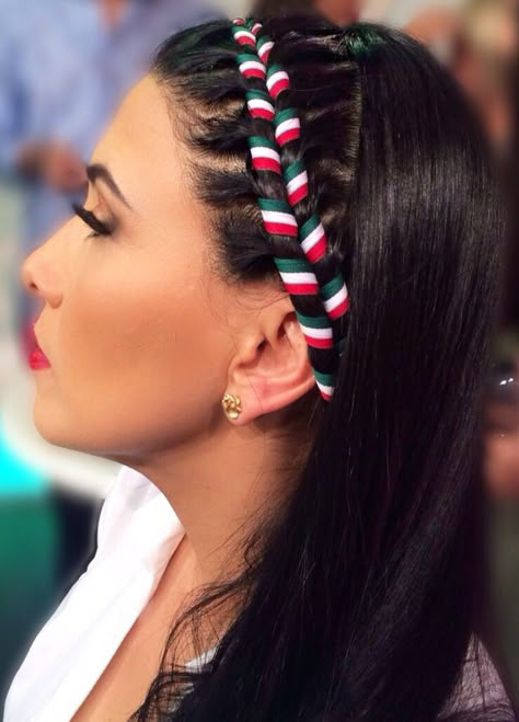 Trenza mexicana por @tania8824 Mexican Hair, Mexican Hairstyles, Elegance Hair, Ribbon Braids, Eyeshadow For Blue Eyes, Braiding Styles, Braided Ponytail Hairstyles, Ribbon Hairstyle, Beautiful Braids