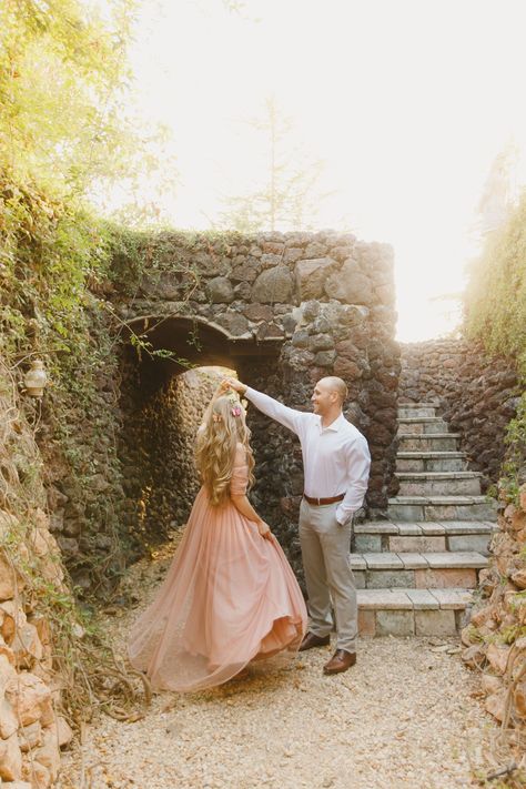 Engagement Photoshoot Fairytale, Fairytail Engagement Photos, Fairytale Prenup Shoot, Fairytale Wedding Photoshoot, Bridgerton Engagement Shoot, Magical Engagement Photos, Lotr Engagement Photos, Castle Engagement Photoshoot, Fairy Garden Engagement Photos