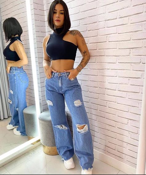 Oi, mana! ❤️ on Instagram: “Cropped Steff R$28,00 Tecido poliamida (estica) Recorte na manga Tamanho único . . #cropped #golaalta #elasvestematelier #modastreet…” Spring Fits, Nike Fashion, Corset Top, Concert Outfit, Ripped Jean, Mom Jeans, Fashion Looks, Crop Tops, Health