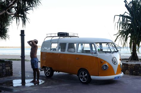 You take that shower Vw T1, Vw Van, Volkswagen Bus, Vintage Vans, Vw Camper, Two Men, Vw Bus, Camper Van, Surfboard