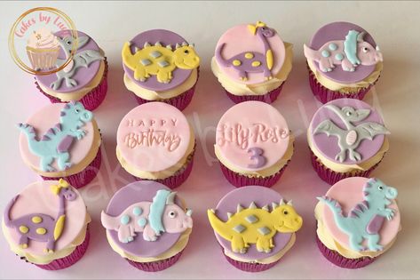 Pink Dinosaur Cupcakes, Girly Dinosaur Cupcakes, Dinosaur Cupcakes Girl, Dinosaur Birthday Cupcakes, Dinosaur Cake Girly, Cake Dino, Dino Cupcakes, Dinosaur Birthday Party Food, Dinasour Birthday