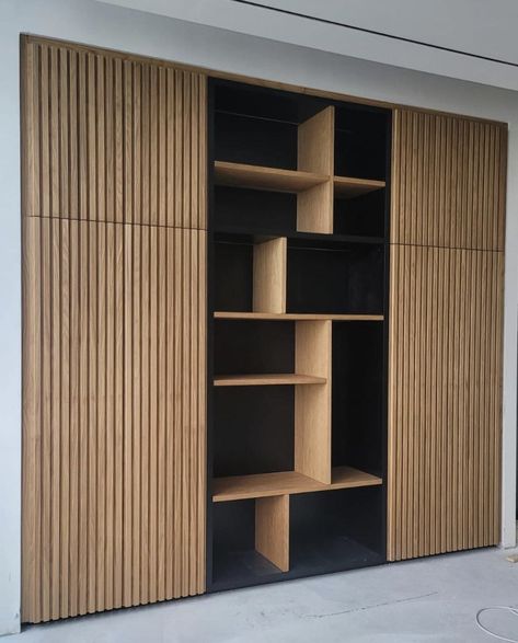 Wardrobe Bookshelf Ideas, Wardrobe With Bookshelf, Wardrobe Library, Closet With Vanity, Modular Room, Storage Unit Design, Floor To Ceiling Bookshelves, Esthetician Room Decor, Wall Cupboards