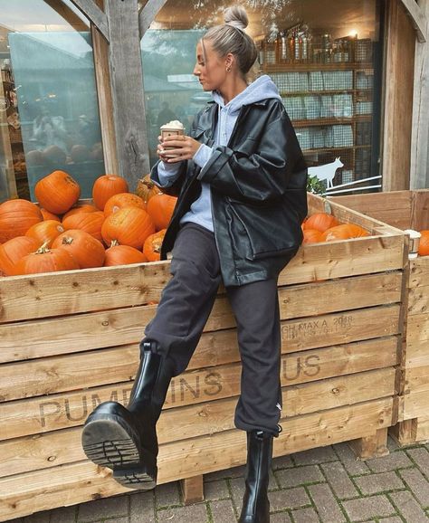 ΛWFULLY \\ PRETTY on Instagram: “𝗖𝗼𝘀𝘆 𝗙𝗮𝗹𝗹 𝗙𝗶𝘁 wearing our Boxy Leather styled by the angel herself @c4rly_x 🍂🎃” Autumn Instagram, Leather Joggers, Joggers Track Pants, Fall Fit, Workout Wear, Track Pants, Jogger Pants, Leather Fashion, Rain Boots