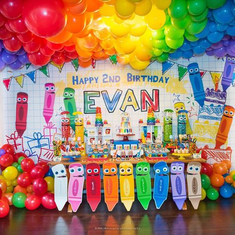 Woo'em on Instagram: “Don’t you love everything about this Color Crew setup?📸: @macylimadecor Inquiries: Sunny@wooemdesign.com or shop with…” Alphabet Birthday Parties, Abc Birthday Parties, Crayola Birthday Party, Crayon Birthday Parties, Baby First Tv, Alphabet Birthday, Backyard Birthday Parties, Fall Birthday Parties, Baby Boy 1st Birthday Party