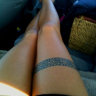 Something small in that placement. Maybe a delicate quote. Only because I have hot legs. Tattoo Leg Band, Thigh Band Tattoo, Leg Band Tattoos, Back Of Leg Tattoos, Thigh Band, Woman With Tattoos, Garter Tattoo, Jagua Henna, Photography Sketchbook