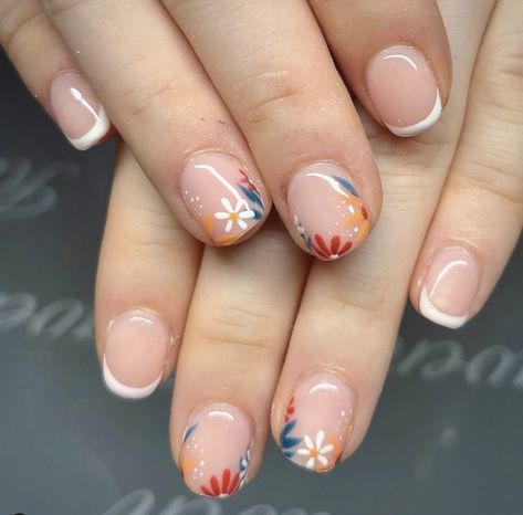 Biab Gel Nails Designs, Hen Do Nails Ideas, Hen Do Nails, Milky Nails, Simple Gel Nails, Cute Gel Nails, Minimalist Nails, Short Acrylic Nails Designs, Floral Nails