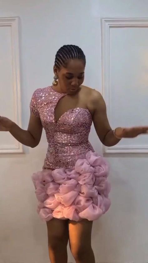 Gown With Ruffles, Lace Dress Classy, Classy Short Dresses, Nigerian Lace Styles Dress, Nigerian Lace Styles, African Lace Styles, Styles Dress, Classy Gowns, African Dresses For Kids