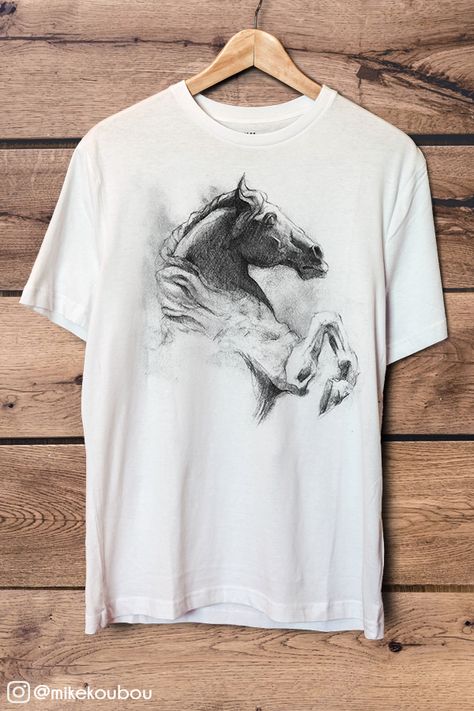 Horse Tshirt Design, T Shirt Ideas Design, Mike Koubou, Procreate Practice, Tshirt Hacks, Drawing Horse, T Shirt Print Design, Soccer Drawing, Retro T Shirts