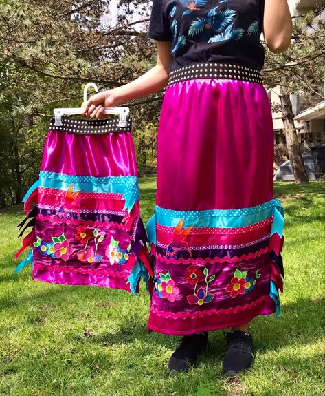 Native American Ribbon Work, Ribbon Dresses, Ribbon Clothing, Native Regalia, Native Clothing, Skirts Ideas, Ribbon Shirts, Native American Dress, Children Outfits