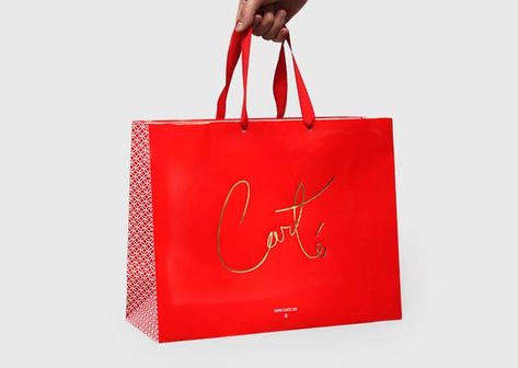 Carté - Red Bag Brand Design by Firmalt Christmas Paper Bags Ideas, Paper Bags Ideas, Red Paper Bag, Paper Bag Packaging, Shoping Bag, Coral Draw, Paper Bag Design, Brand Creation, Red Paper