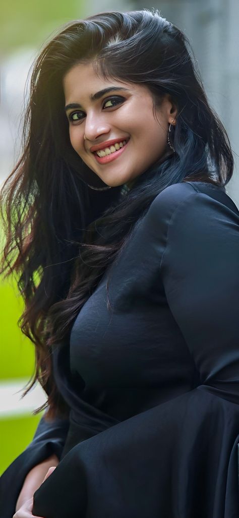 Hd Face, Megha Akash, Juhi Chawla, Stylish Actresses, Samantha Pics, Girl Crush Fashion, Latest Movie, Beautiful Long Hair, Actress Pics