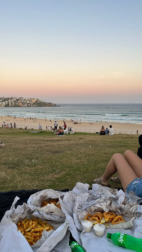 Australian Beaches Aesthetic, Spring At The Beach, Fish And Chips On The Beach, Summer Vibes Australia, Aussie Beach Aesthetic, Australian Beach Aesthetic, Aussie Summer Aesthetic, Australian Summer Aesthetic, Perth Aesthetic