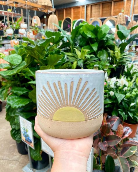 Ceramic Planter Painting Ideas, Ceramic Planters Ideas, Sun Ceramics, Sun Pottery, Pottery Sun, Ceramic Sun, Color Me Mine, Pottery Inspo, Ceramics Ideas