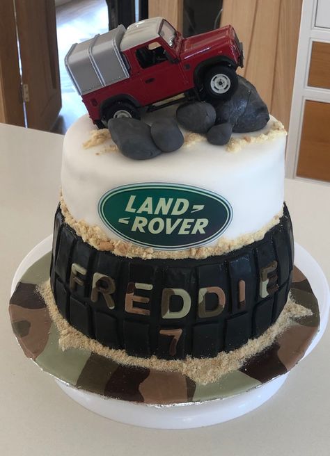 Land Rover Cake Ideas, Landrover Cakes, Ranch Rover, Off Road Cake, Land Rover Cake, Tom Cake, Zoo Cake, Cake Land, Dad Birthday Cakes