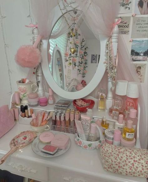 Pretty Room Decor, Korean Skincare Products, Pink Room Decor, Deco Studio, Bedroom Decorating Ideas, Girly Room, Cute Bedroom Decor, Cute Room Ideas