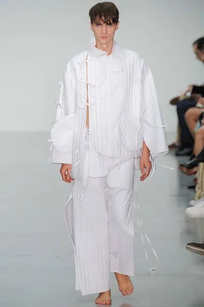 White Clothes, Menswear Runway, Craig Green, Green Spring, Mens Designer Fashion, The Script, 가을 패션, Spring Summer 2015, Mens Fashion Trends