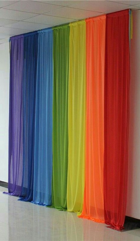 Rainbow Curtains, Mehendi Decor Ideas, Decoration Evenementielle, Mehndi Decor, Simple Curtains, Rainbow Room, Diy Simple, Rainbow Theme, घर की सजावट