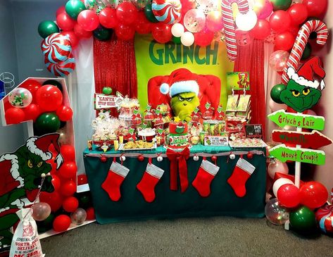 Grinch Birthday Party Ideas, Grinch Themed Party, Grinch Birthday Party, O Grinch, Grinch Birthday, Ideas Decoracion Navidad, Grinch Cake, Grinch Christmas Party, Whoville Christmas