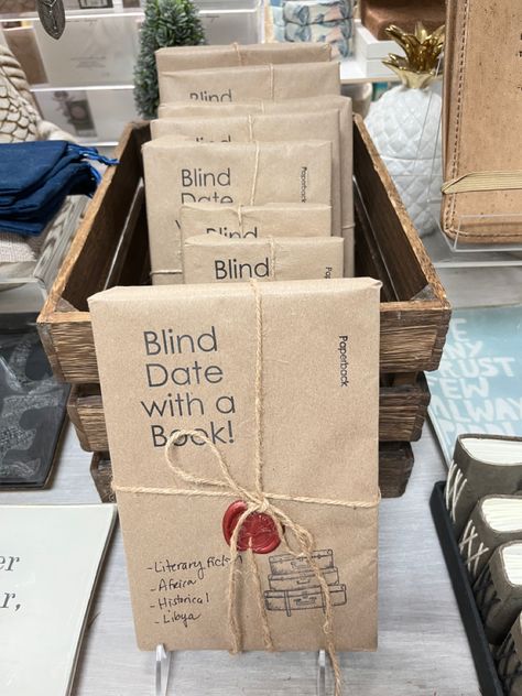 Nerd Date Ideas, Date Night With A Book, Book Event Ideas, Blind Date With A Book Aesthetic, Blind Date Book Ideas, Library Date Aesthetic, Book Date Aesthetic, Blind Date With A Book Ideas, Reading Date