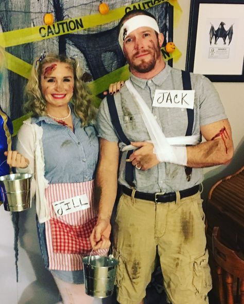 Cool Couple Halloween Costumes, Most Creative Halloween Costumes, Halloween Costumes Diy Couples, Funny Couple Halloween Costumes, Clever Halloween, Diy Halloween Costumes For Women, Clever Halloween Costumes, Couples Costume, Couples Halloween Outfits