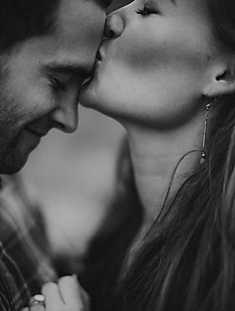 He gets forehead kisses too!💋 Forehead Kiss Picture Couple, Collage Photo Frame Design, Types Of Kisses, Kiss Pictures, Forehead Kisses, Dating Advice For Men, Flirting Moves, Dating Pictures, Love Kiss