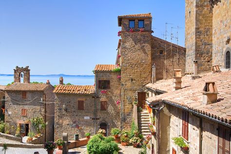 Bolsena Italy, Italy Magazine, Lake Iseo, Tuscany Travel, Italian Holiday, Italian Lakes, Italian Garden, Interesting Places, Medieval Town