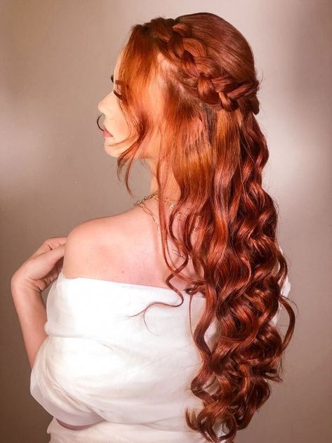 Red Hair Brides, Quince Hairstyles, Hair Homecoming, Long Red Hair, Homecoming Hair Down, Wedding Hair Inspiration, Wedding Hairstyles For Long Hair, Long Red, Wedding Hair And Makeup