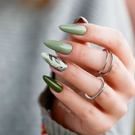 Feather Nail Designs, Nails Acrylic Almond, Olive Nails, Mickey Mouse Nails, Martini Olive, Art Deco Nails, Green Nail Designs, Stiletto Nails Designs, Blush Nails