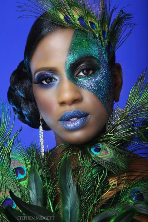 Peacock Makeup Ideas, Peacock Eye Makeup, Peacock Makeup, Masquerade Makeup, Halloween Makeup Artist, Bird Makeup, Carnaval Make-up, Animal Makeup, Costume Carnaval